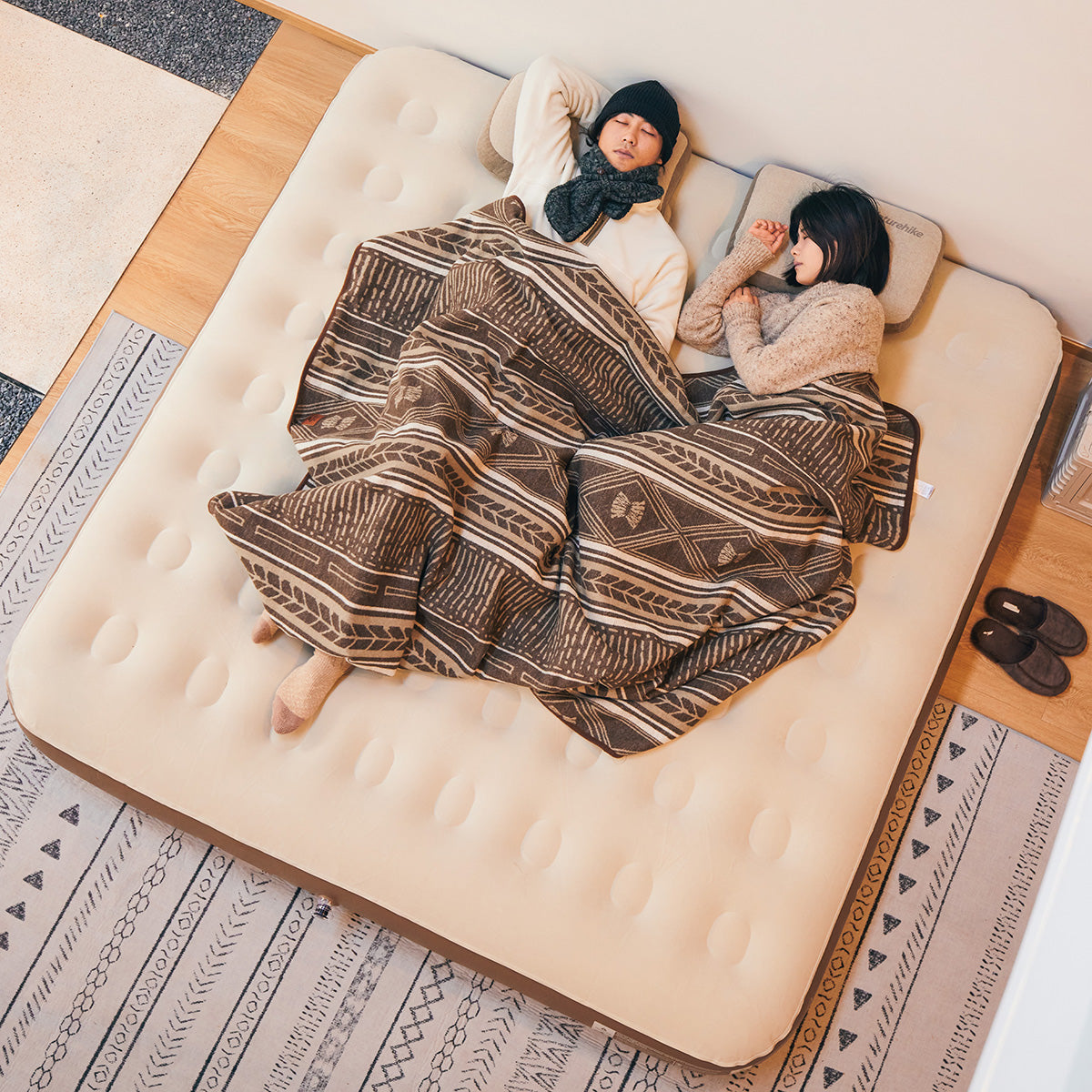 內置泵氣墊床 | 一鍵充氣 | 加厚床墊 CNK2550WS013