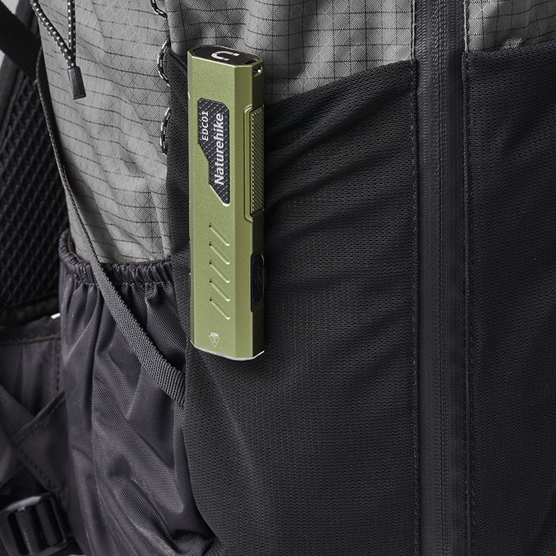 【新品訂購】EDC01 超輕 強光 手電筒 ｜ 戶外 露營 照明 CNK2450ZM016