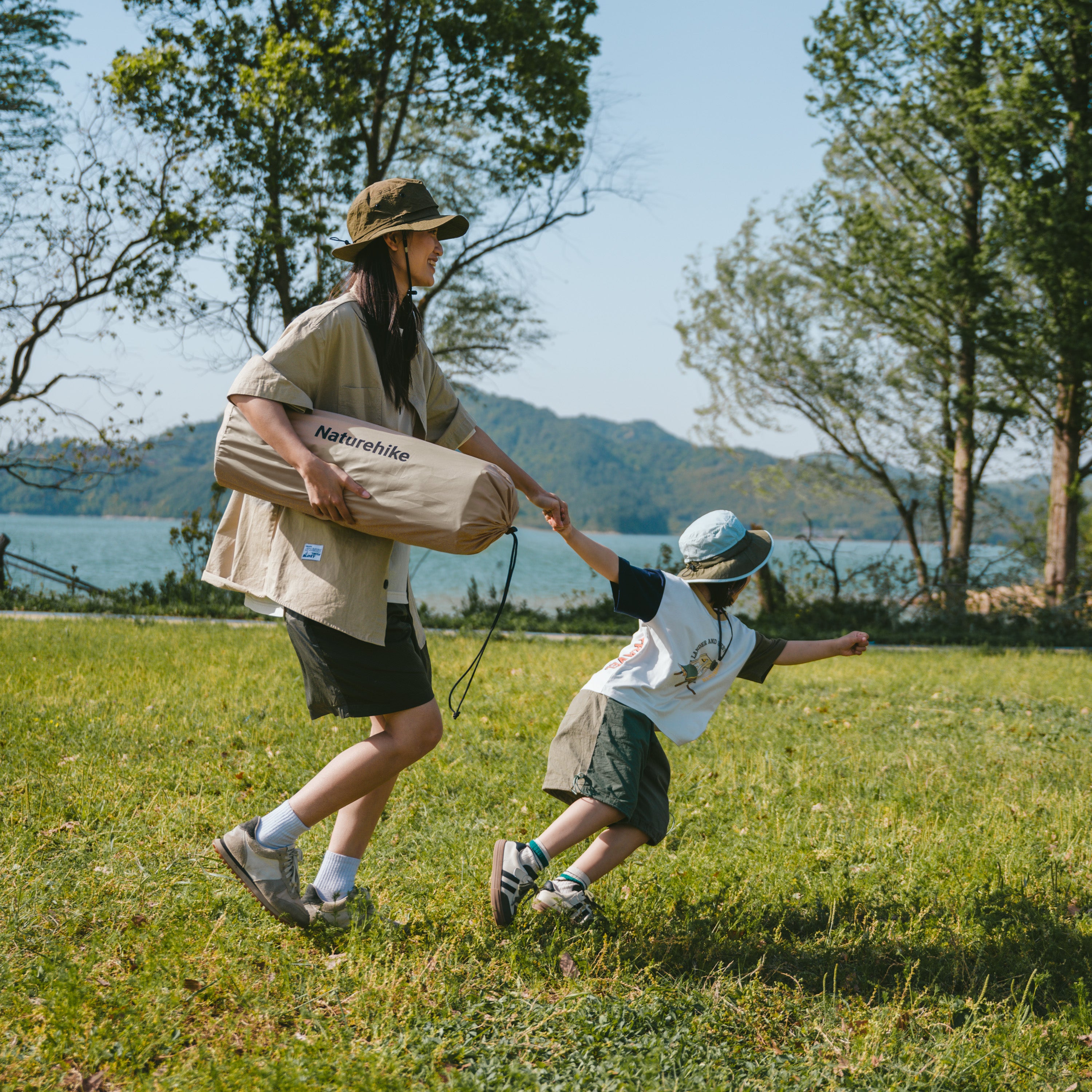 自動充氣露營床墊 | 內附枕頭 | 多碼多色選擇 CNK2550WS025